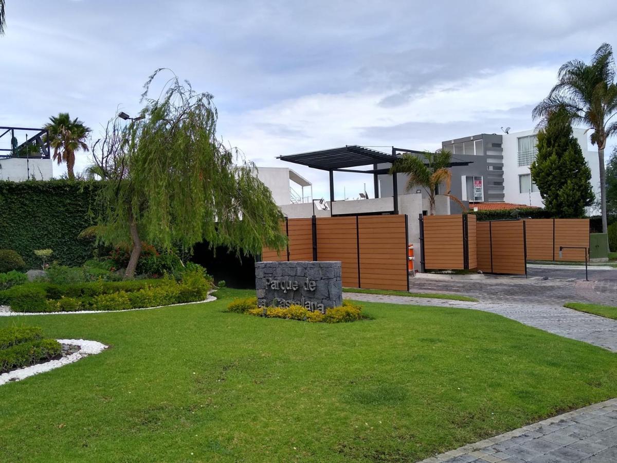 Habitacion Matrimonial Con Cama Y Sofa Para Cuatro Personas Tlaxcalancingo Екстер'єр фото